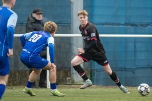 Read more about the article Midfielder McManus makes Blues move